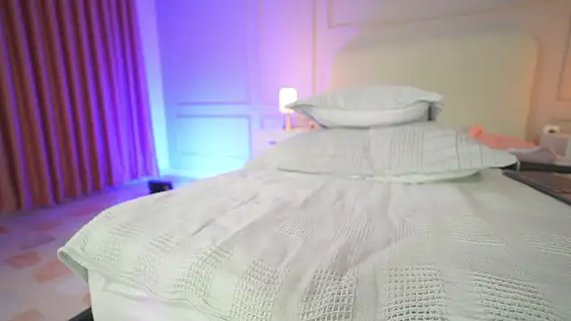 hanna  w online show from 12-19-25, 01:53