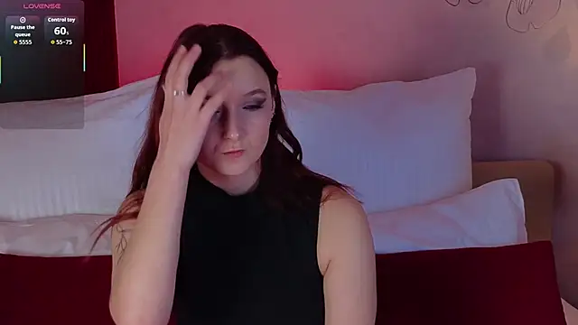 Snapshot of Ellllie chatting on 11-06-25, 09:57 Ellllie online show from 11-06-25, 09:57