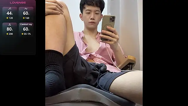 CouplingCry online show from 05-22-26, 08:23