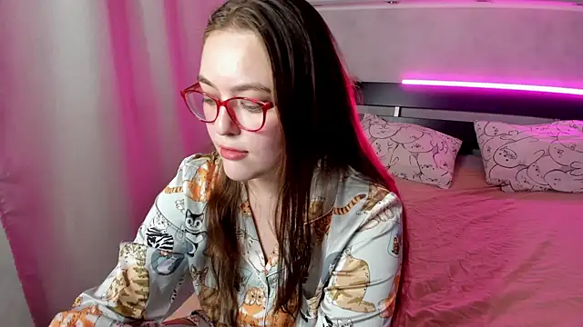 Snapshot of Mersedes_Rosso chatting on 11-18-25, 09:12 Mersedes Rosso online show from 11-18-25, 09:12