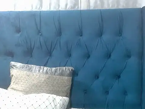 Peachesx25 online show from 11-21-25, 07:02