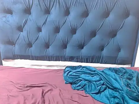 Peachesx25 online show from 11-17-25, 06:50