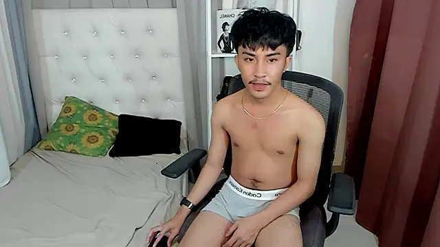 Snapshot of Urloverhardcock chatting on 01-15-26, 05:05 Urloverhardcock online show from 01-15-26, 05:05