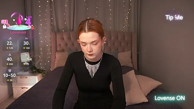 AvaRyder online show from 11-17-25, 01:04