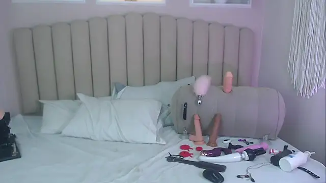 Snapshot of aleskaswarovski chatting on 02-03-26, 03:28 aleskaswarovski online show from 02-03-26, 03:28