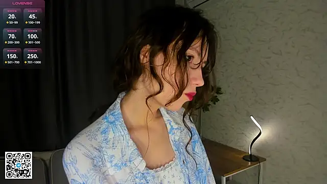 Snapshot of MariellaGrosclaude chatting on 11-19-25, 04:12 MariellaGrosclaude online show from 11-19-25, 04:12