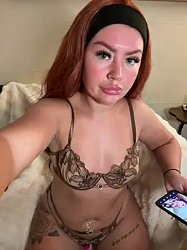 Snapshot of LillieMaee chatting on 07-28-26, 02:57 LillieMaee online show from 07-28-26, 02:57