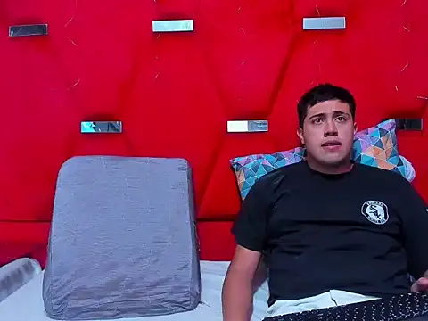 Emmaanddarling online show from 11-15-25, 12:20