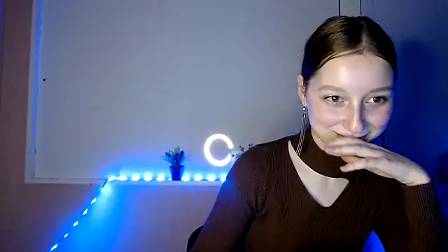 Curlyyy Girl online show from 11-07-25, 02:54