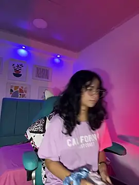  vaiolet owo online show from 11-16-25, 07:02