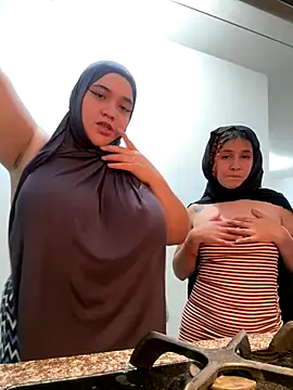 sweetmuslim01 online show from 12-15-25, 03:23