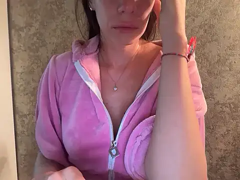 Angelinaa19 online show from 11-13-25, 09:19