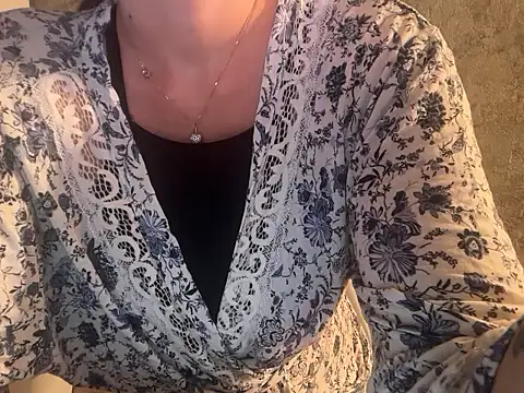 Angelinaa19 online show from 11-18-25, 09:29