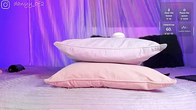 Daniihot   online show from 01-11-26, 02:51