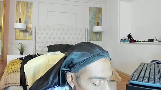 RosaliaMontero online show from 12-15-25, 04:13