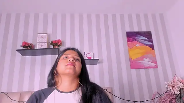 Lina Villada online show from 11-11-25, 02:23