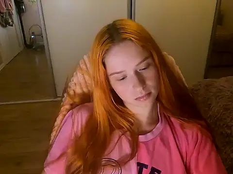 Snapshot of RedheadFairy chatting on 11-07-25, 06:01 RedheadFairy online show from 11-07-25, 06:01
