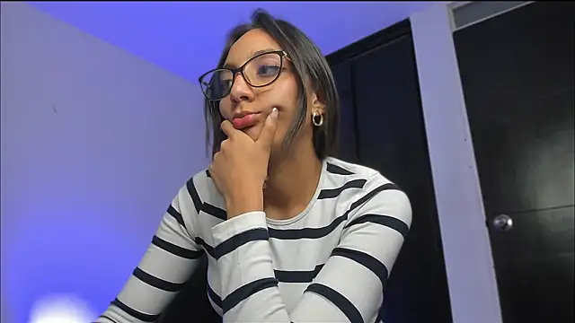 LilyGarcia online show from 11-12-25, 02:15