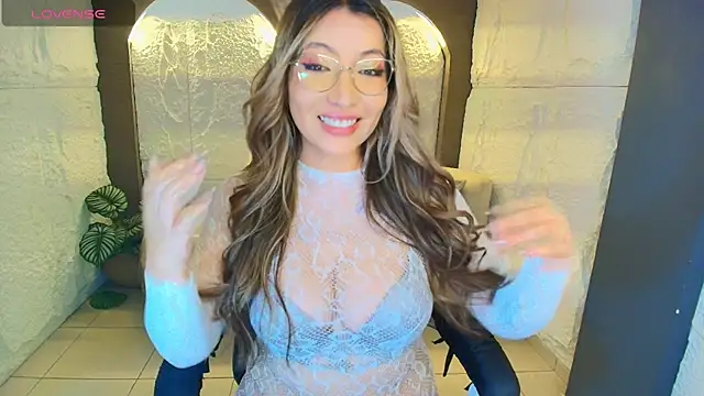 isabella  r online show from 06-10-26, 01:12