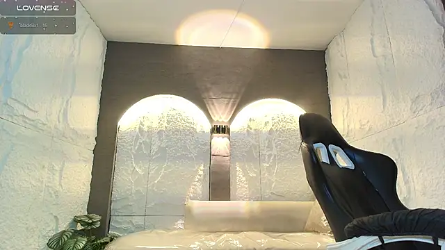 isabella  r online show from 06-28-26, 01:28