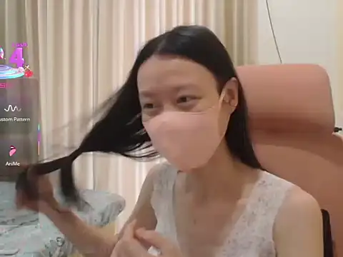 Lil-Cherries online show from 11-17-25, 04:49