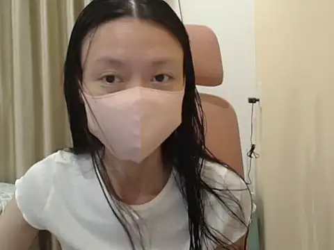 Lil-Cherries online show from 04-11-26, 02:43