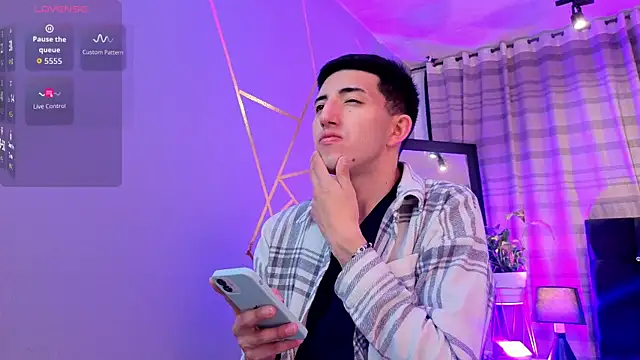 Un Sluttyy online show from 12-19-25, 11:45