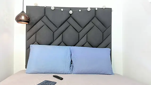 Bellaquita 19 online show from 11-13-25, 08:02