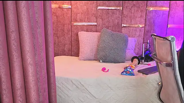 AuroraLanee  online show from 01-09-26, 09:00