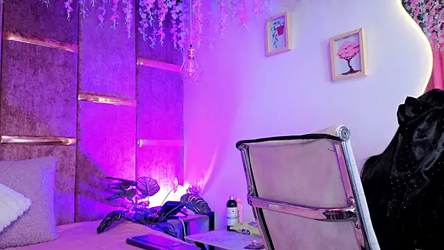 AuroraLanee  online show from 11-28-25, 07:14