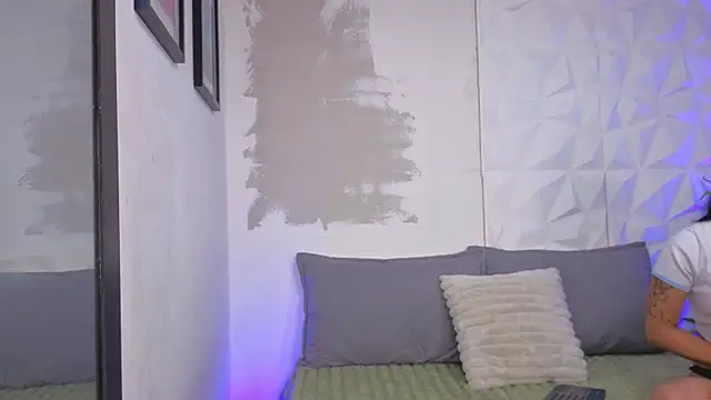 AuroraLanee  online show from 01-07-26, 07:41