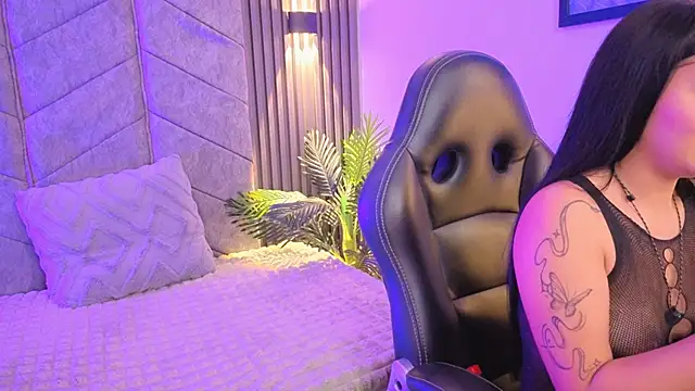 AuroraLanee  online show from 11-08-25, 07:23