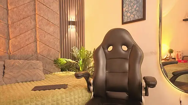 AuroraLanee  online show from 11-11-25, 07:19