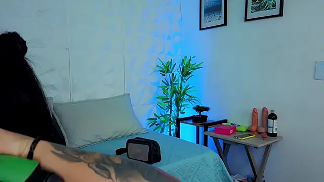 AuroraLanee  online show from 12-02-25, 08:21