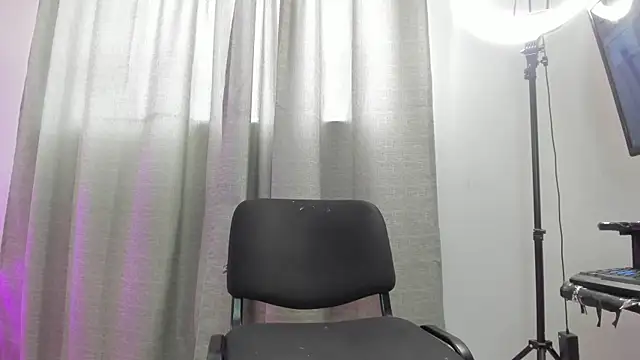 twerkgirl-coral online show from 11-21-25, 07:13