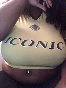 Snapshot of Fxncymuse chatting on 11-16-25, 04:56 Fxncymuse online show from 11-16-25, 04:56