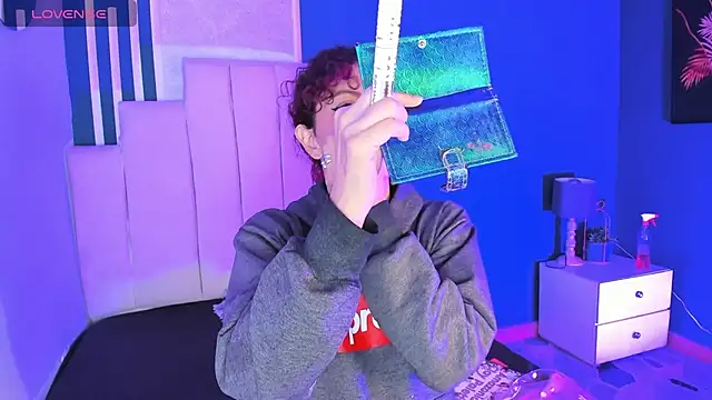 AliceMadnes online show from 12-01-25, 04:24