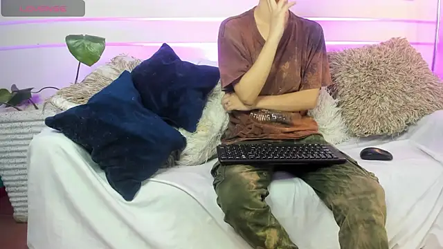 AliceMadnes online show from 04-09-26, 03:29