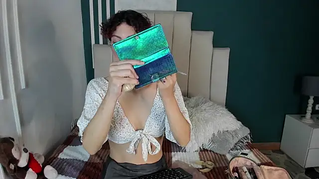 AliceMadnes online show from 11-26-25, 03:17