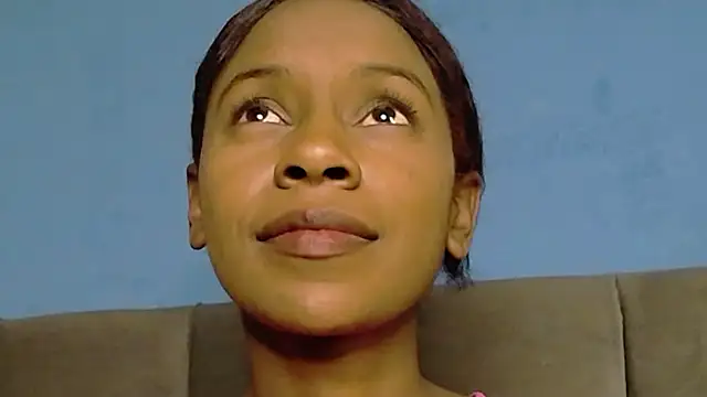 Snapshot of Aliis_Love chatting on 11-28-25, 02:06 Aliis Love online show from 11-28-25, 02:06