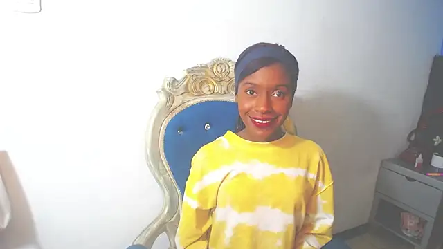 Snapshot of Aliis_Love chatting on 11-27-25, 04:46 Aliis Love online show from 11-27-25, 04:46