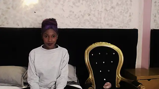 Aliis Love online show from 02-12-26, 05:07