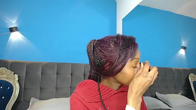 Snapshot of Aliis_Love chatting on 11-21-25, 10:53 Aliis Love online show from 11-21-25, 10:53