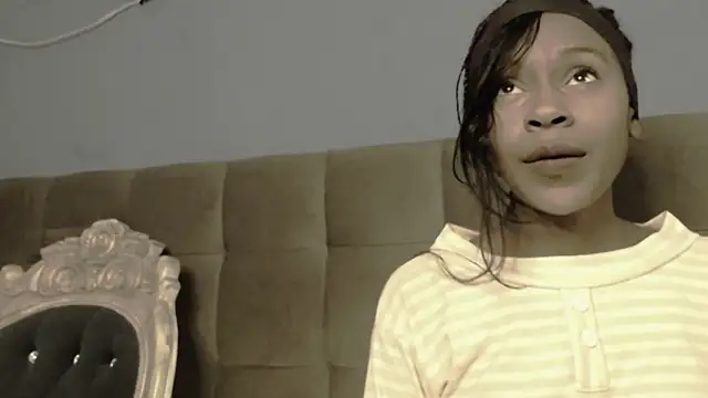 Snapshot of Aliis_Love chatting on 12-02-25, 12:55 Aliis Love online show from 12-02-25, 12:55