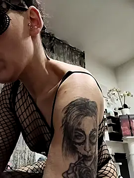 darkangel8672 online show from 01-14-26, 09:46