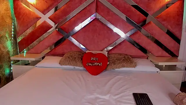 Lily Queen30 online show from 12-14-25, 08:03