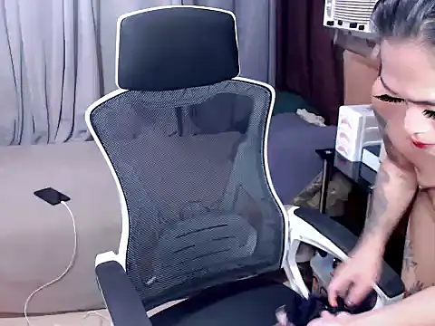 AvianaGoddess online show from 11-25-25, 06:47