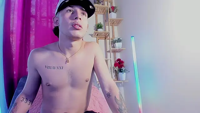 Snapshot of latiin_boy21 chatting on 11-08-25, 05:38 latiin boy21 online show from 11-08-25, 05:38