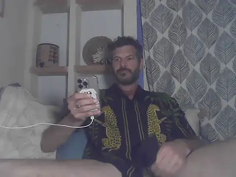 Snapshot of salazarious chatting on 06-07-26, 11:43 salazarious online show from 06-07-26, 11:43