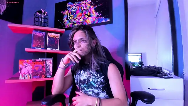 luxiel  online show from 12-04-25, 10:42